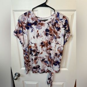 Simply Vera Wang Purple Floral Lightweight Short Sleeve T-Shirt Size Small